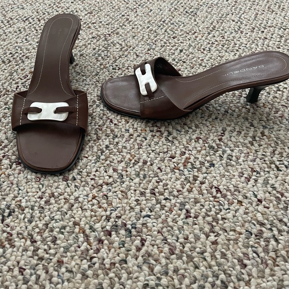 Bandolino Shoes - Medium Brown Kitten Heel Sandals